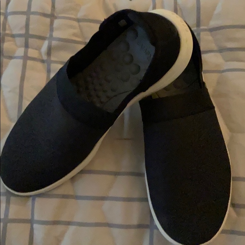 Women’s Crocs Rivera slipe on’s